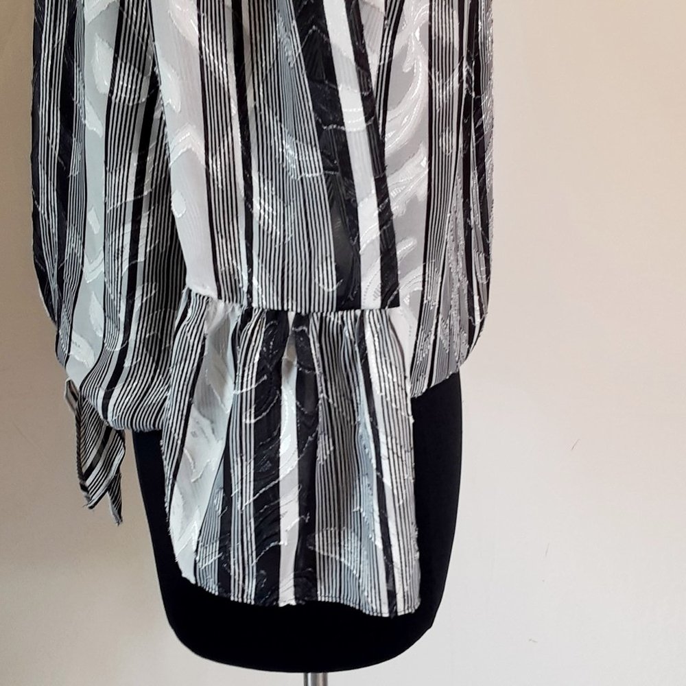 Roz & Ali Off The Shoulder Blouse - Picture 9 of 12